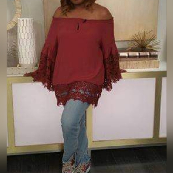 Colleen Lopez A Bit of Romance On/Off Shoulder Lace Top-Paprika Red - Picture 3 of 7